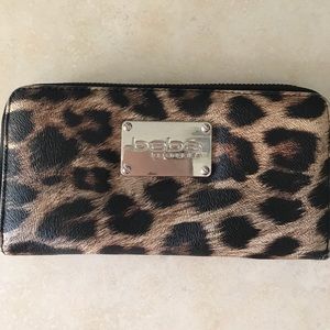 Gorgeous BEBE wallet 💯🔥